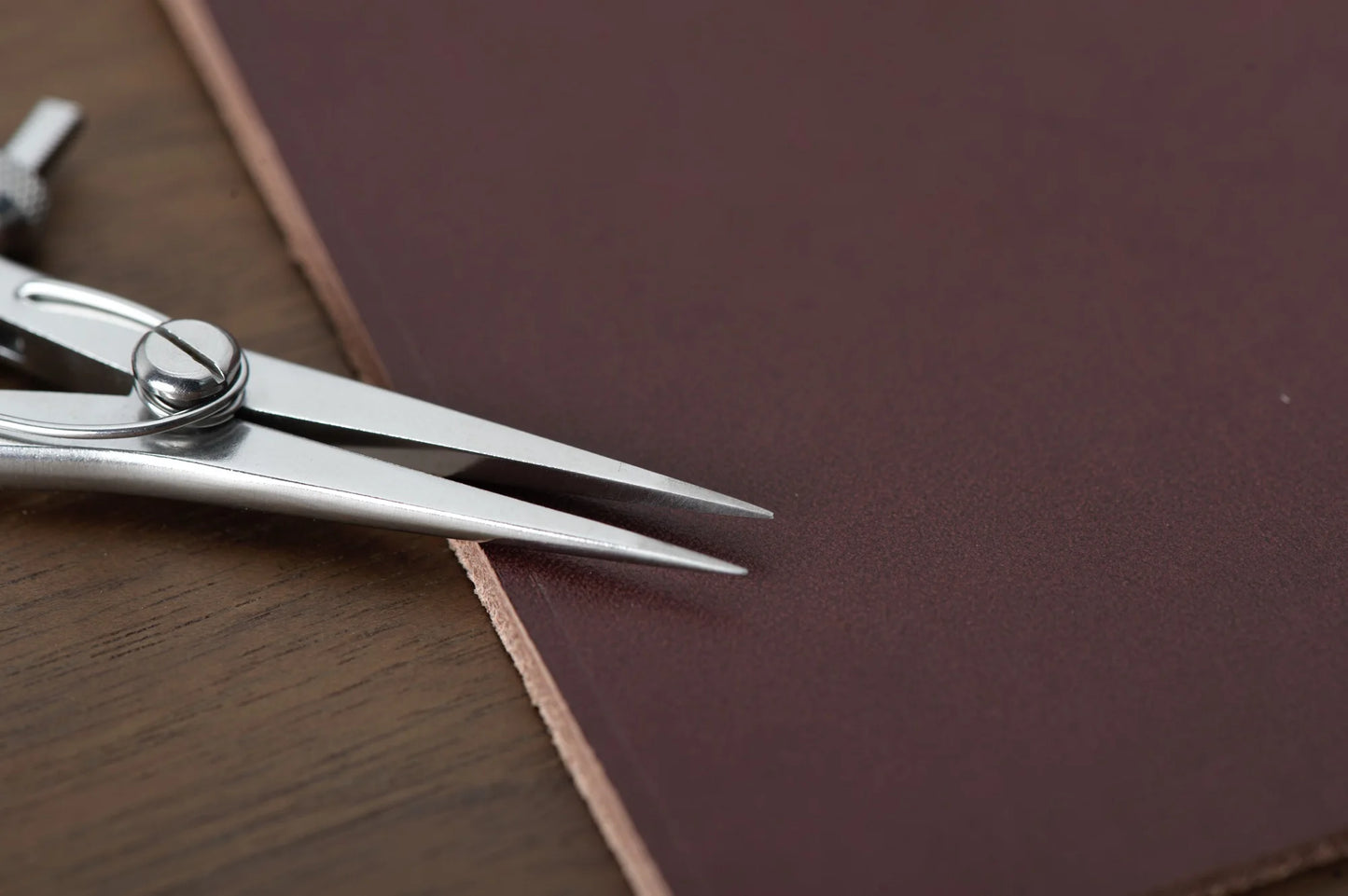 KemovanCraft - Leather Edge Mini Wing Divider