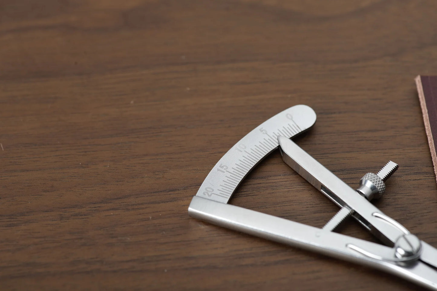 KemovanCraft - Leather Edge Mini Wing Divider