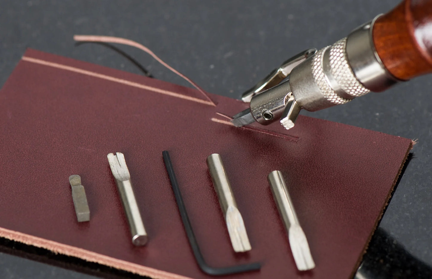 KemovanCraft - Multi-Functional Groove Tool 5 in 1 Stitching Groover Creaser